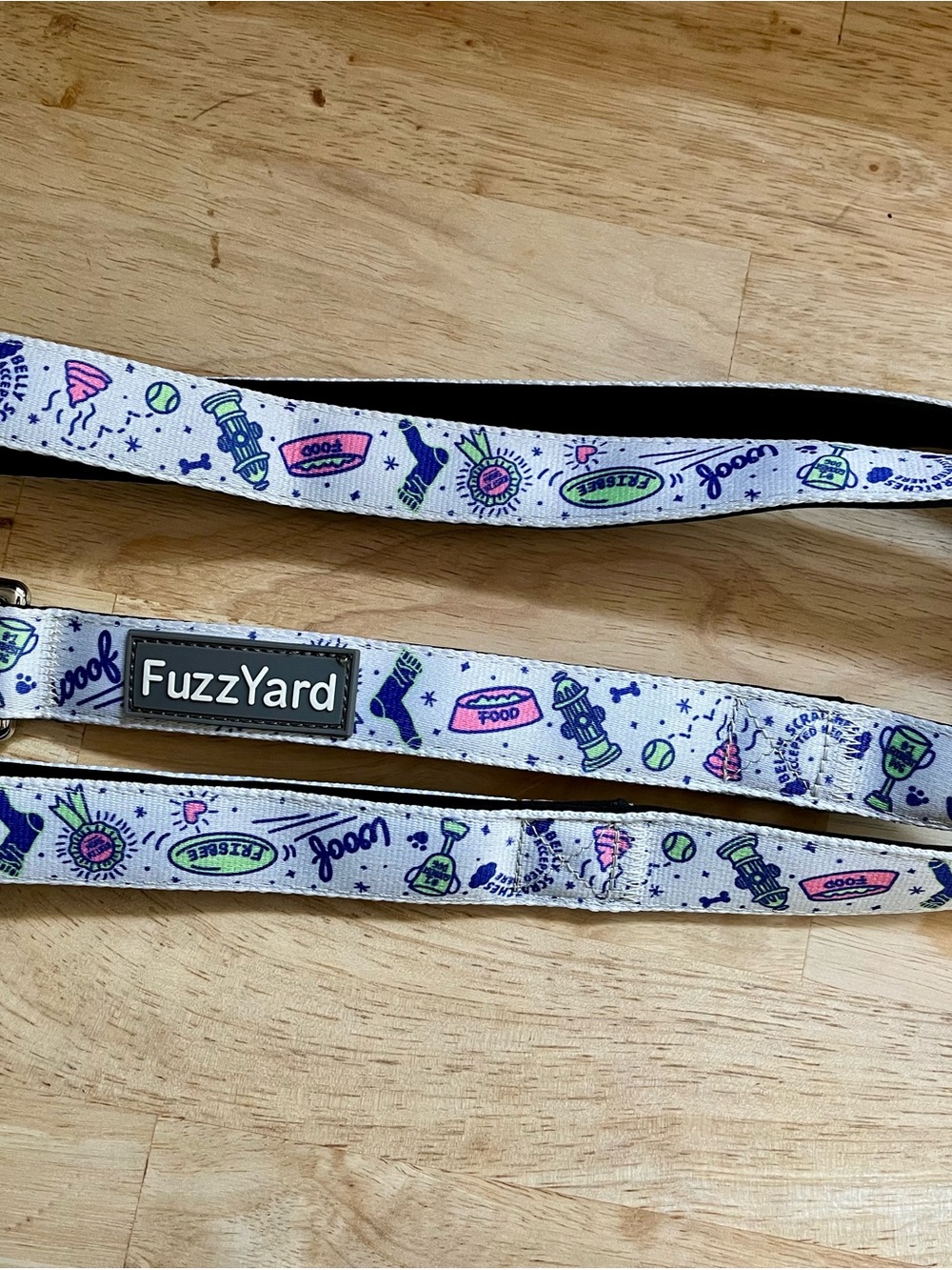 FuzzYard Dog Leash with Green & Pink Accents